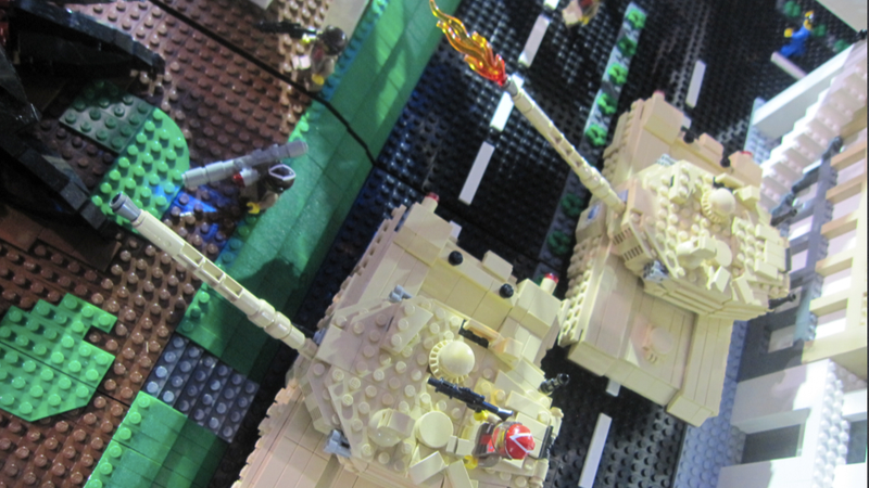 Illustration for article titled Giant Robots and Giant Insects Look Even Cooler in LEGO